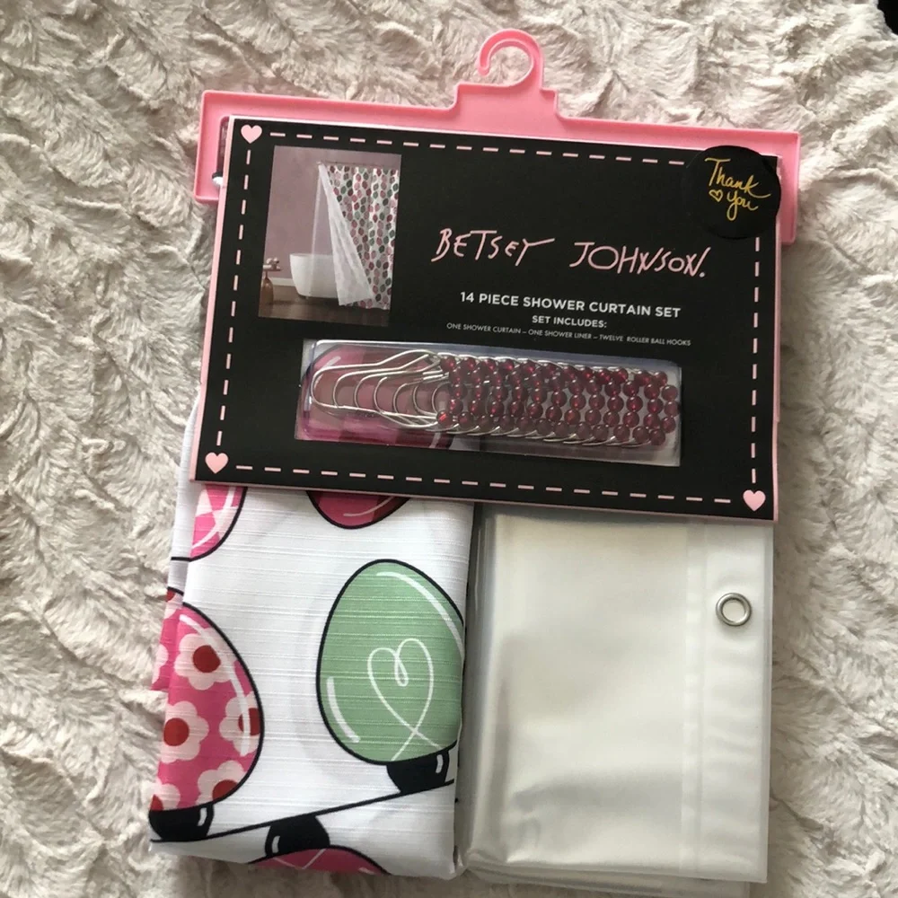 NEW Betsey Johnson Festive Holiday Lights Shower Curtain Set